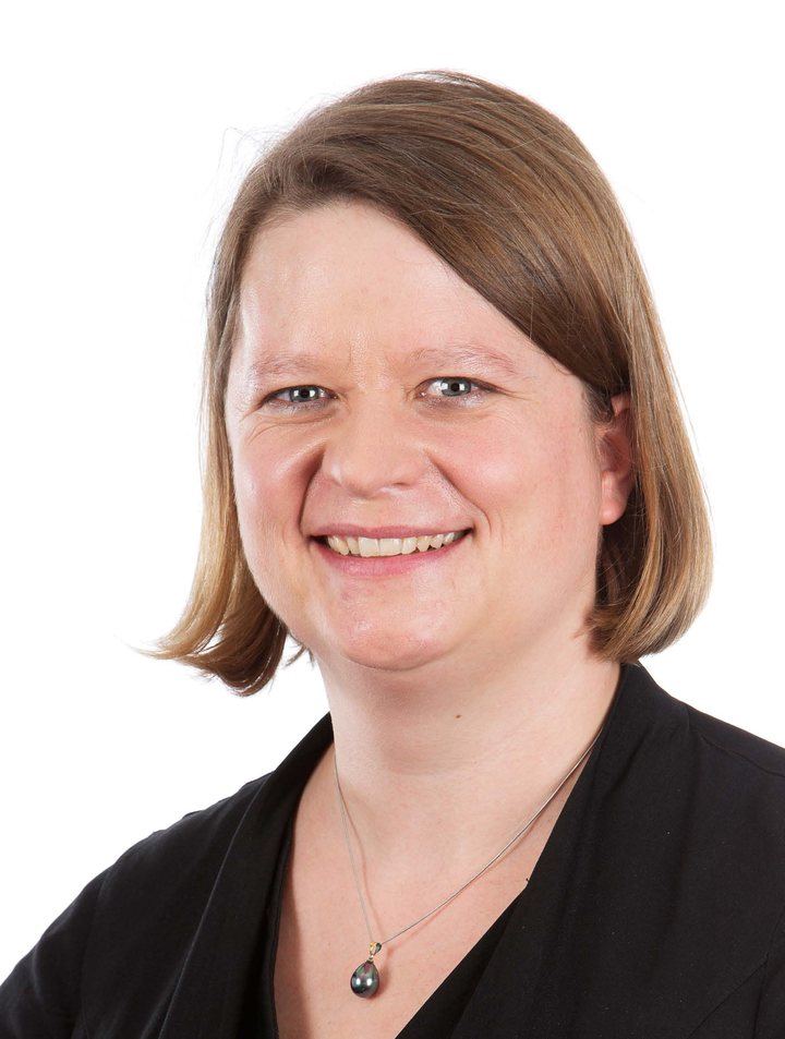 Portrait of Dr Simone Meuter